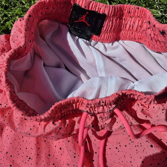 Jordan Jumpman Men's Paint Splatter Graffiti Cement Poolside Shorts - Medium - Picture 3 of 5